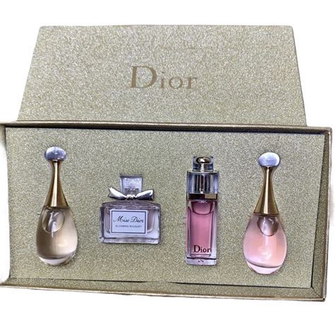 pack dior|dior mini fragrance gift set.